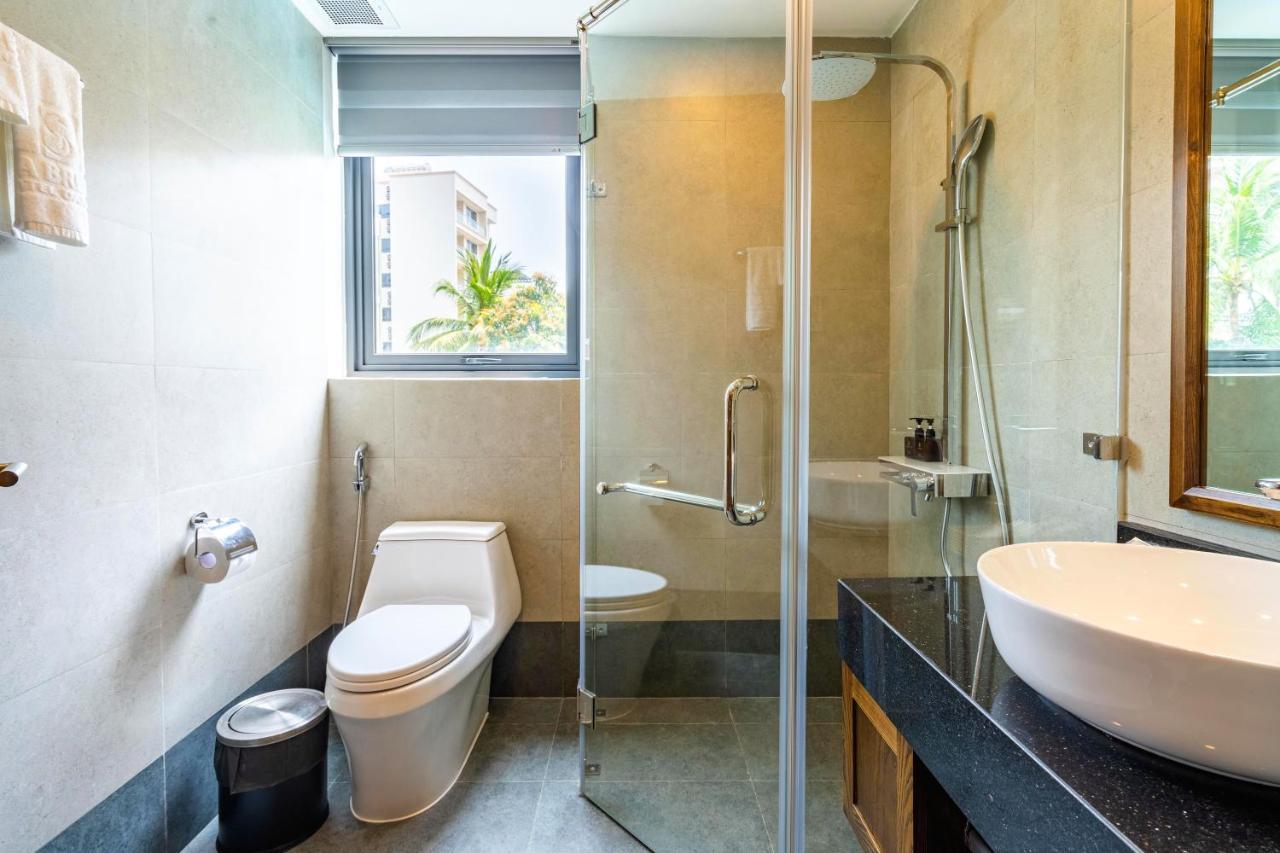 Sea Breeze Condotel Danang Экстерьер фото