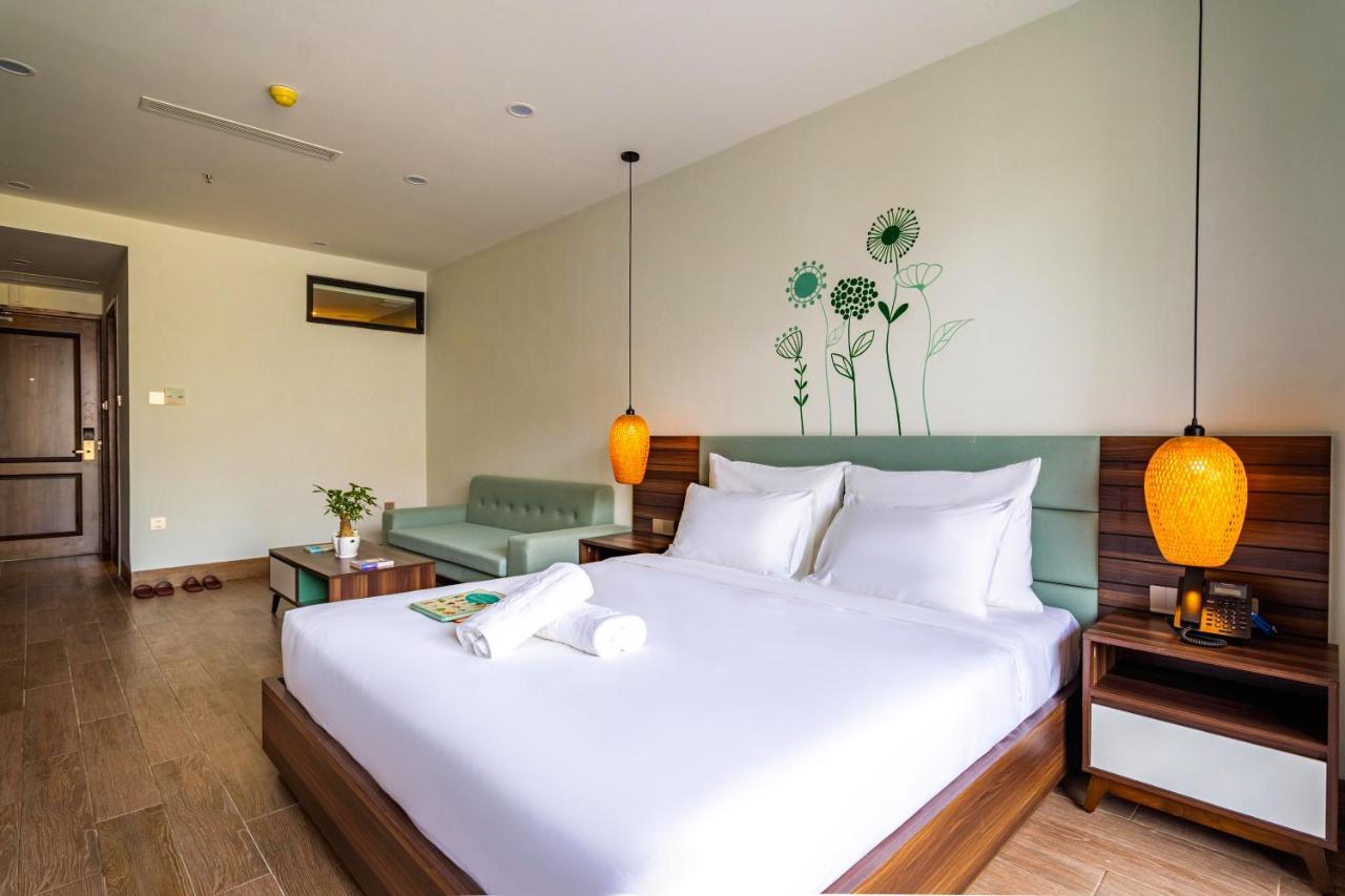 Sea Breeze Condotel Danang Экстерьер фото