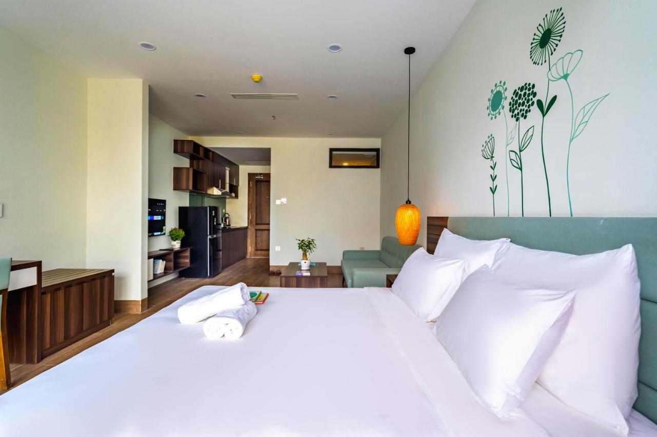 Sea Breeze Condotel Danang Экстерьер фото