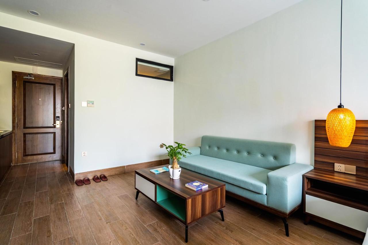 Sea Breeze Condotel Danang Экстерьер фото